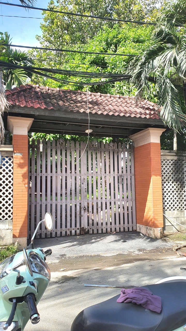 Cho thuê biệt thự vườn đường Hà Huy Giáp, quận 12, 500m² - Khuôn viên mát mẻ, giá chỉ 20 triệu!