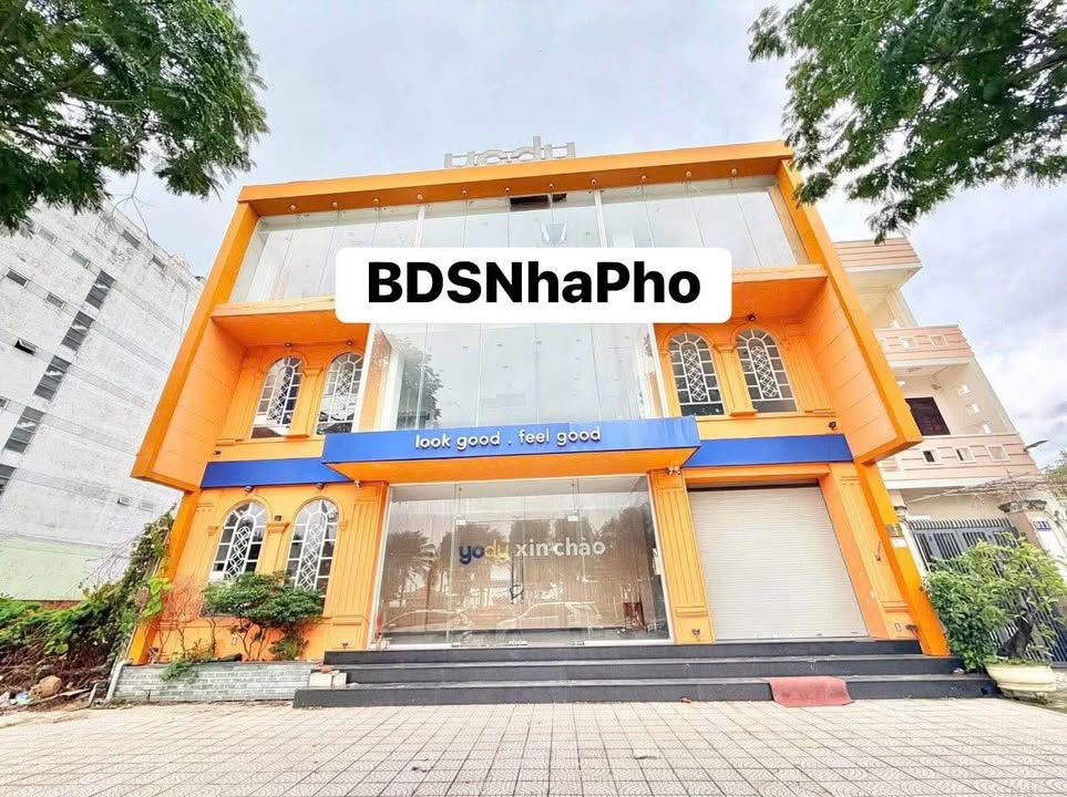 Nhà mặt tiền Nguyễn Tất Thành Đà Nẵng 375m² - Cho thuê giá tốt!