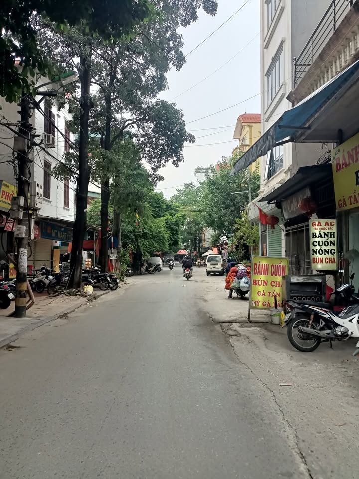 Mặt phố Mễ Trì 100m² giá thỏa thuận - Kinh doanh sầm uất!