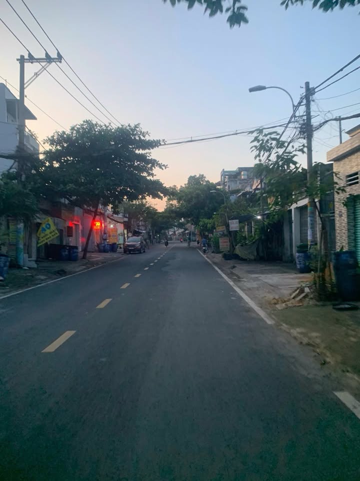 Bán nhà mặt tiền Lê Thị Hoa, Thủ Đức, 200m² giá 9.8 tỷ - Cơ hội đầu tư hấp dẫn!