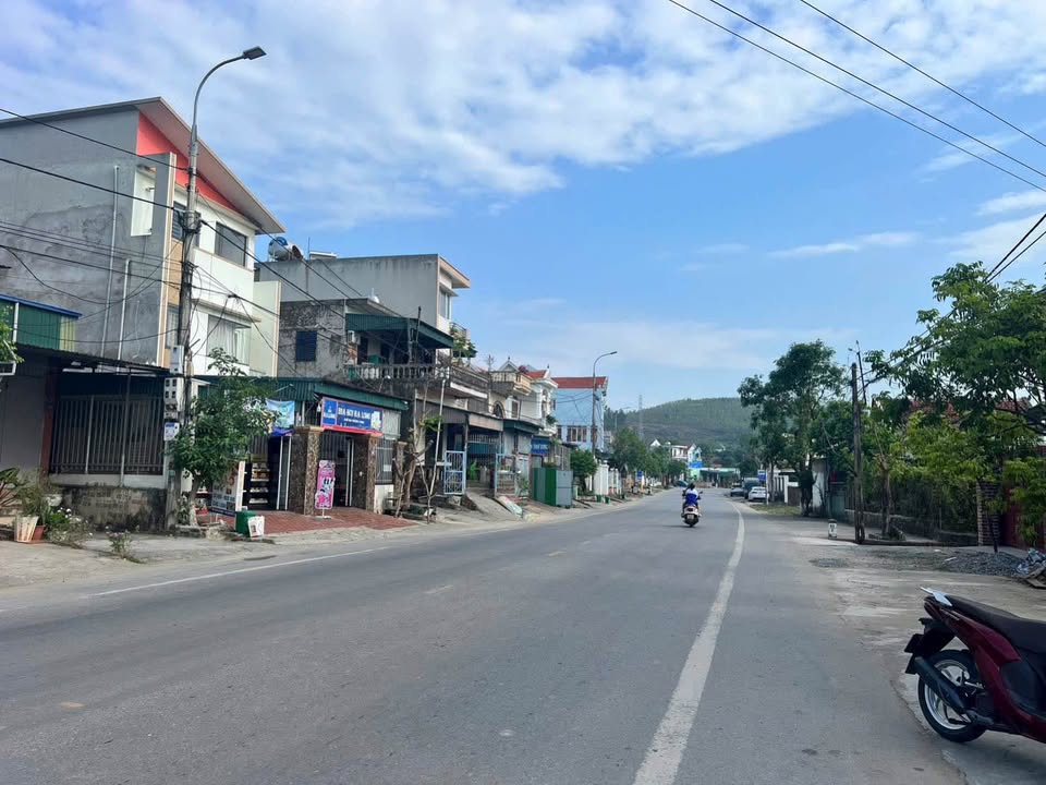 Đất mặt đường Hữu Nghị, phường Việt Hưng, 110m² giá chỉ 2.45 tỷ - Cơ hội đầu tư hấp dẫn!