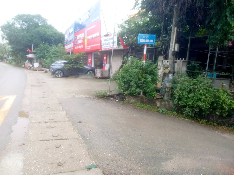 Đất nền Kim Phú Tuyên Quang 120m² giá 1 tỷ - Sổ đỏ chính chủ, vị trí đẹp!