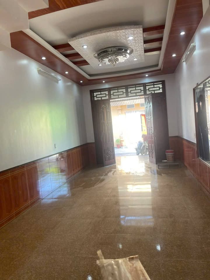 Nhà bán gấp tại Tân Hà 9, Tuyên Quang - Diện tích 92m², giá chỉ 3 tỷ!