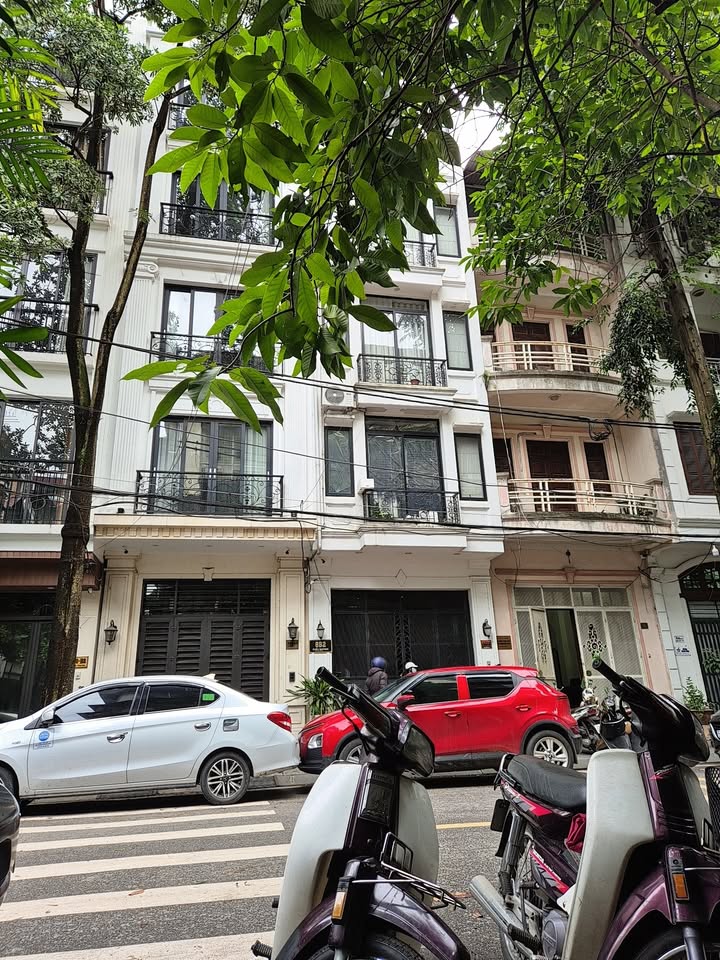 Nhà mặt phố Trần Điền, Định Công, 90m² - View hồ công viên thoáng đãng!