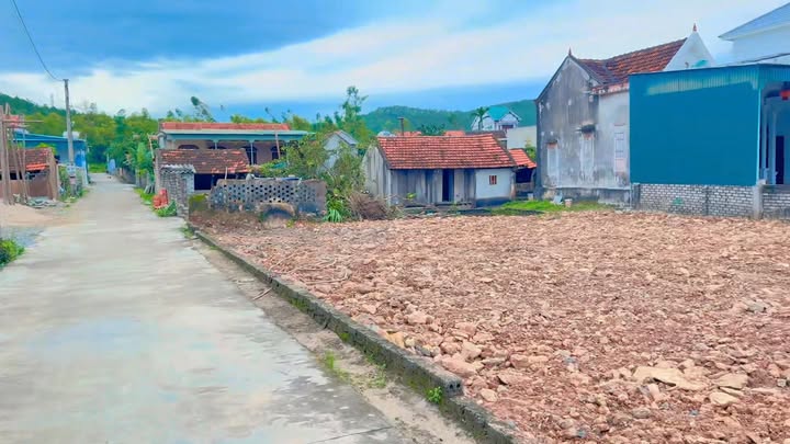 Đất nền Khối 13, Quỳnh Xuân, Hoàng Mai 128m² chỉ 1 tỷ - Sổ đỏ chính chủ!