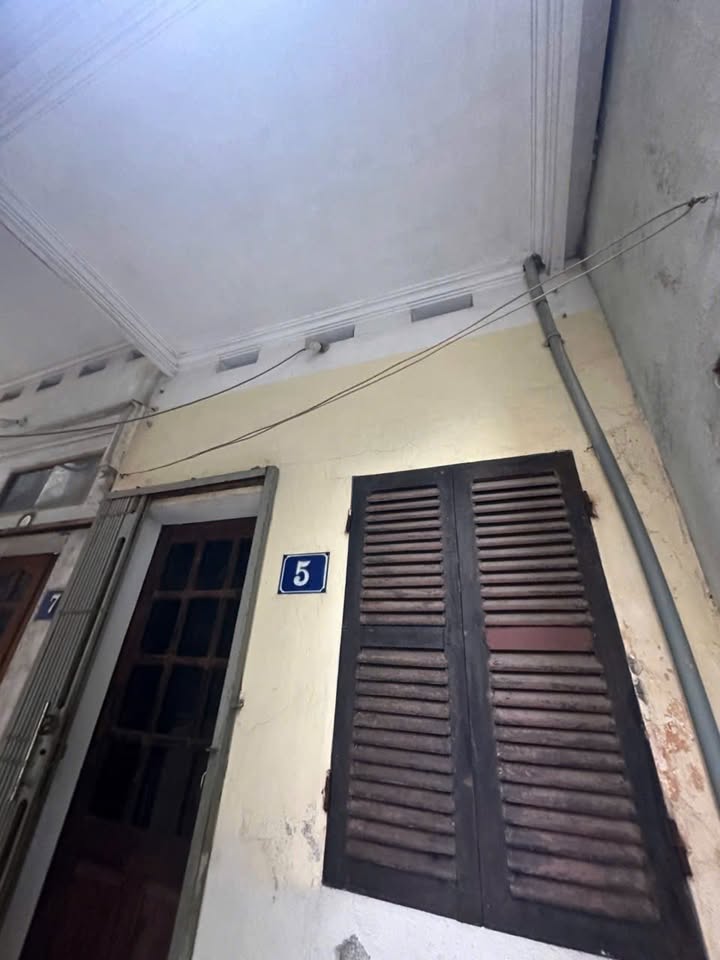 Nhà 2 tầng Đường Giải Phóng 17m² giá 695 triệu - Ngõ nông, gần trường, chợ!