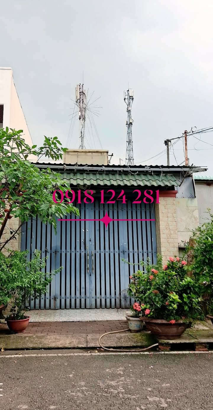 Nhà Bán Hóc Môn 189m² giá 5 tỷ - Diện tích lớn, vị trí đẹp!