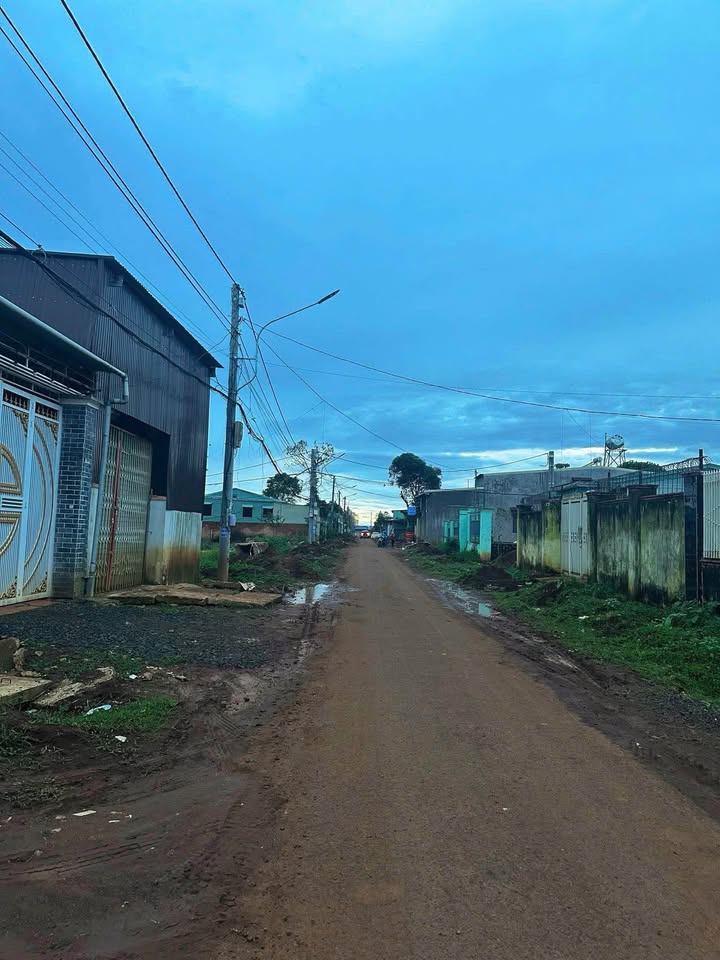 Bán gấp FrontHouse 3 mặt tiền đường Mai Thúc Loan, 400m² giá chỉ 3.7 tỷ - Đầu tư sinh lời tuyệt vời!