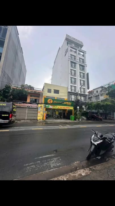 Bán nhà mặt tiền đường Hậu Giang, quận Tân Bình, diện tích 256m² - Vị trí đắc địa gần sân bay!