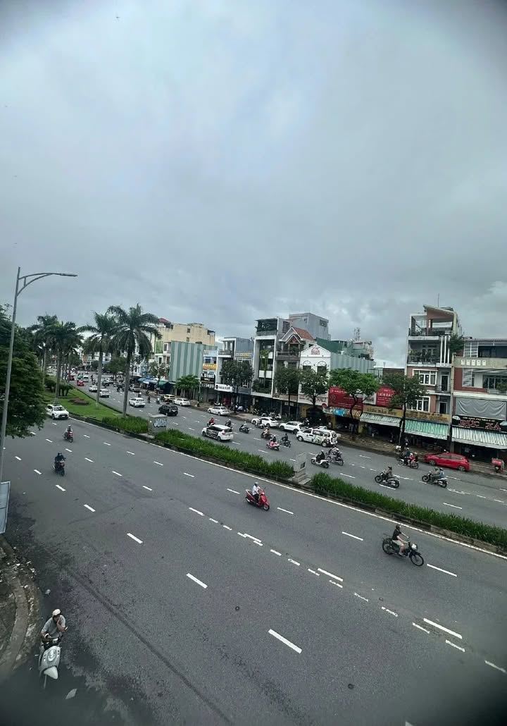 Nhà phố mặt tiền Điện Biên Phủ, Thanh Khê, Đà Nẵng 120m² - Đầu tư sinh lời ngay lập tức!