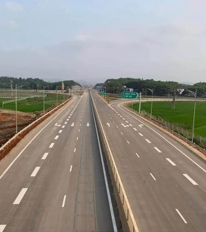 Đất mặt bằng tái định cư Hà Trung 200m² giá 1 tỷ - Đầu tư sinh lời ngay!