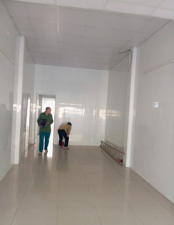 Mặt bằng kinh doanh Phú Diễn 101m² giá 12.5 triệu - Địa điểm lý tưởng để khởi nghiệp!