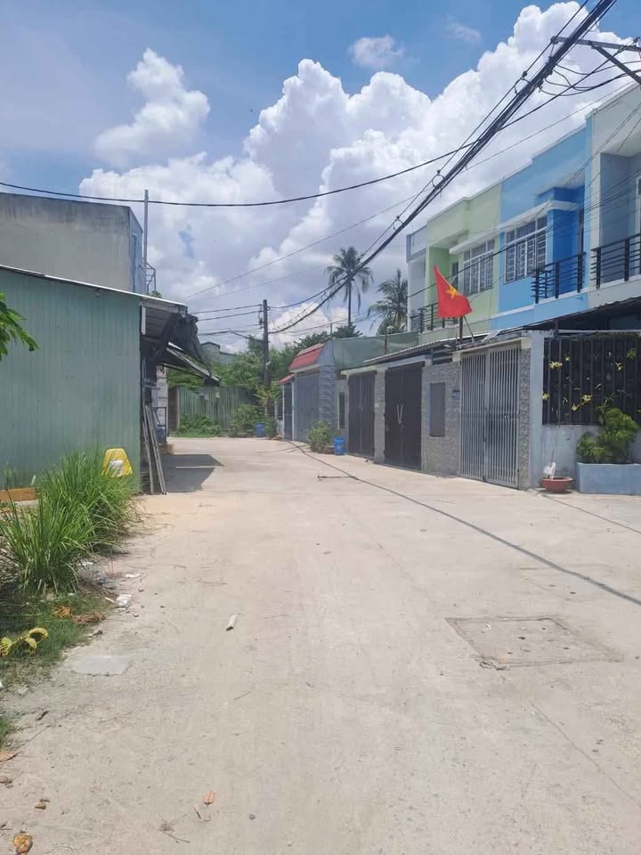 Đất nền Thạnh Xuân 100m² giá 3 tỷ - Sổ hồng chính chủ, xây dựng ngay!