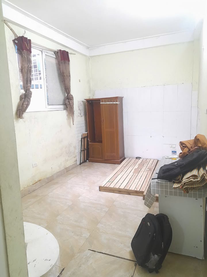 Phòng trọ khép kín 15m² tại Thanh Trì - Giá chỉ 2.2 triệu/tháng, tiện nghi đầy đủ!