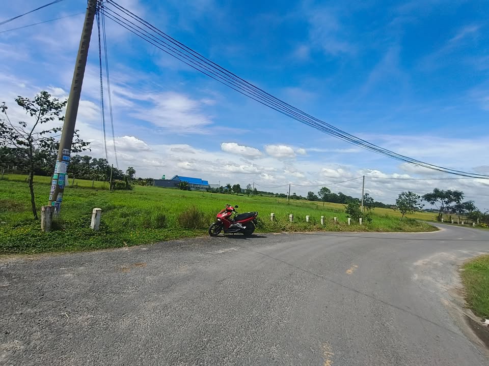 Đất nền góc 2 mặt tiền tại Đức Hòa Thượng 1089m² giá 14 tỷ - Cơ hội đầu tư hấp dẫn!