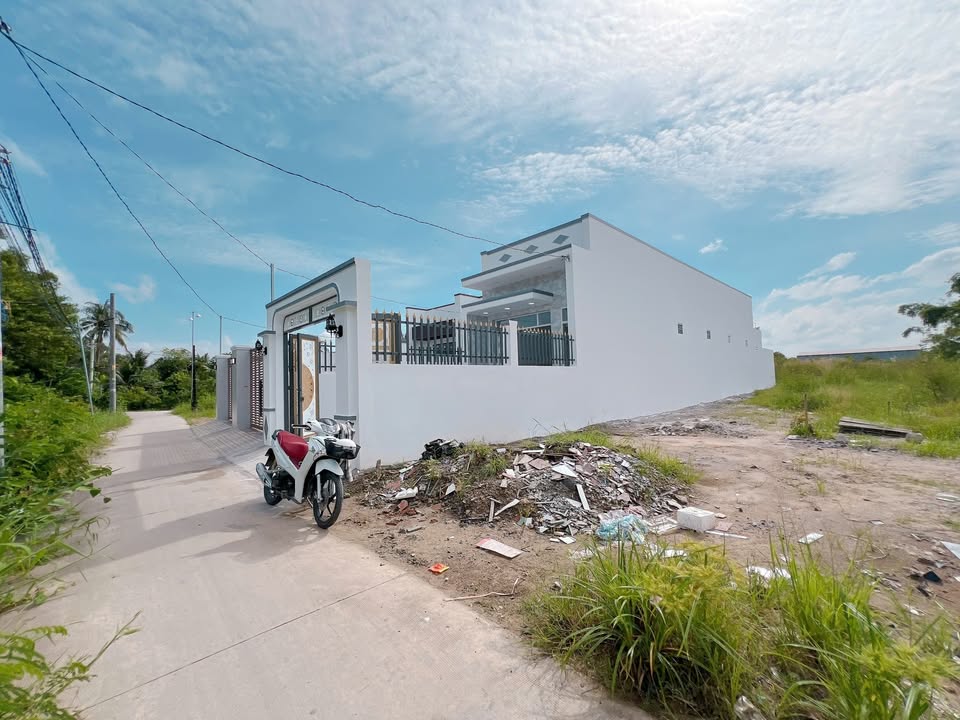 Nhà cấp 4 tại Cần Giuộc, Long An 148m² giá 2.1 tỷ - Sổ hồng riêng, thiết kế tiện nghi!