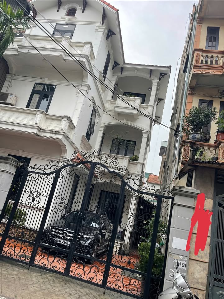 Biệt thự mặt phố Thanh Đàm, 130m² giá 20 tỷ - Thiết kế hiện đại, tiềm năng tăng giá!