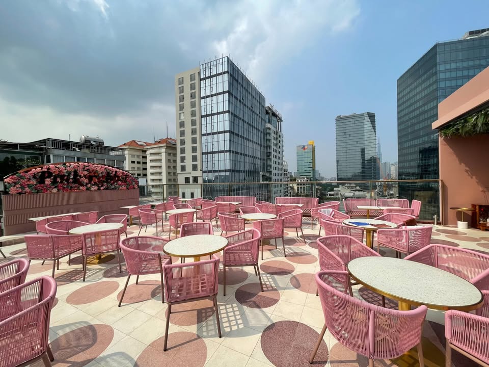 Cho thuê Rooftop Lê Thánh Tôn Q1 230m² - View đẹp, thoáng mát!