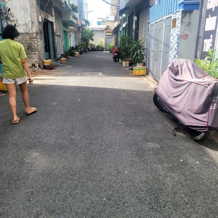 Nhà cấp 4 hẻm xe hơi đường Vườn Lài 37m² giá 2.6 tỷ - An ninh, sạch sẽ!