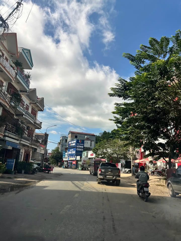 Nhà mặt đường Ngọc Xuân 130m² giá 6 tỷ - View sông thoáng đãng!