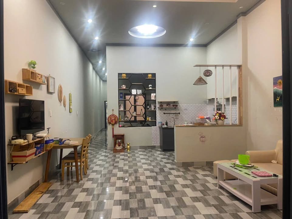 Nhà phố Tân Xuân 130m² giá 1.35 tỷ - Tặng nội thất sang trọng!