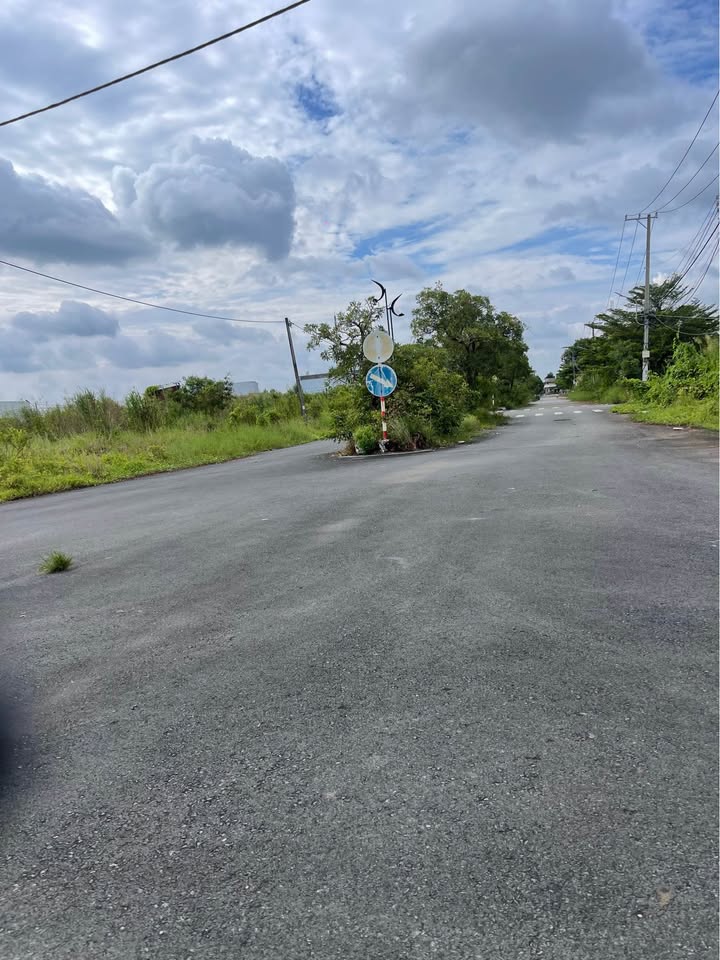 Đất nền Khu Hoàng Tâm Cà Mau 90m² giá 700 triệu - Cơ hội đầu tư tuyệt vời!