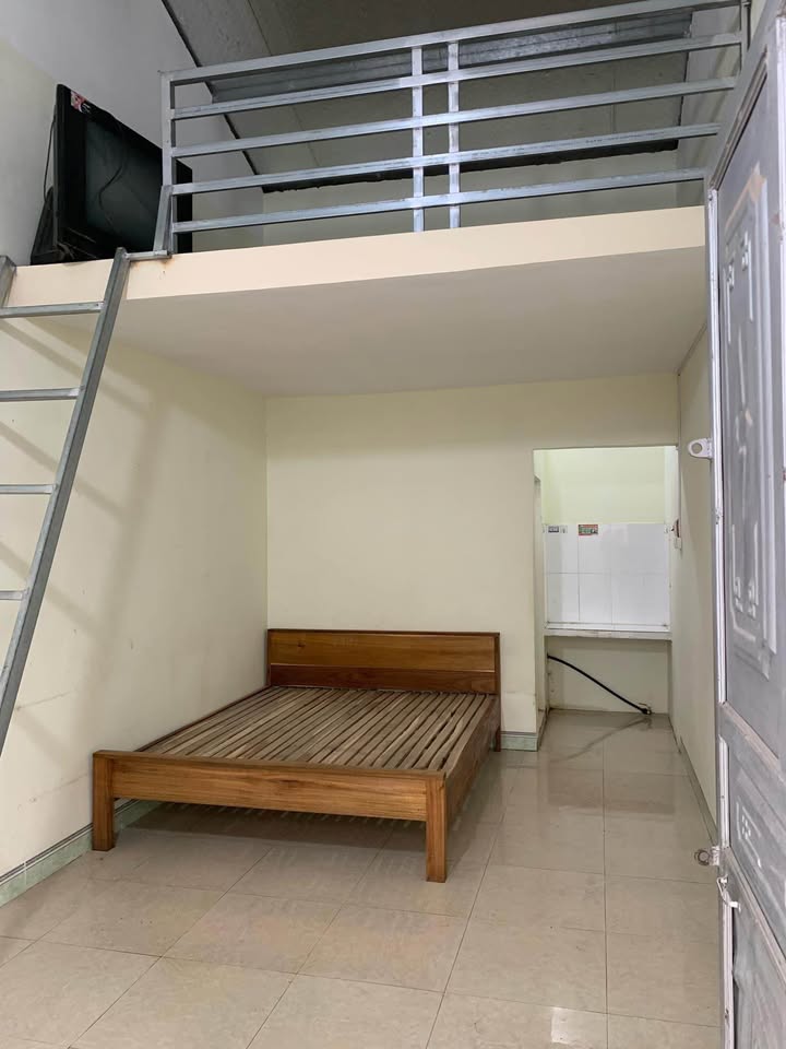 Cho thuê phòng trọ khép kín gác xép tại phố Cũ, 1.3 triệu/tháng - Tiện nghi đầy đủ!