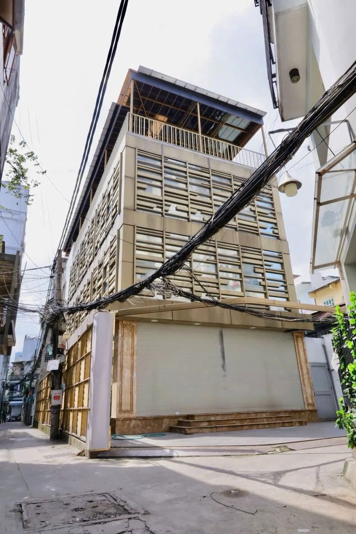 Nhà mặt tiền hẻm Cách Mạng Tháng 8 Quận 3 214.4m² giá 39.8 tỷ - Đầu tư sinh lời cao!