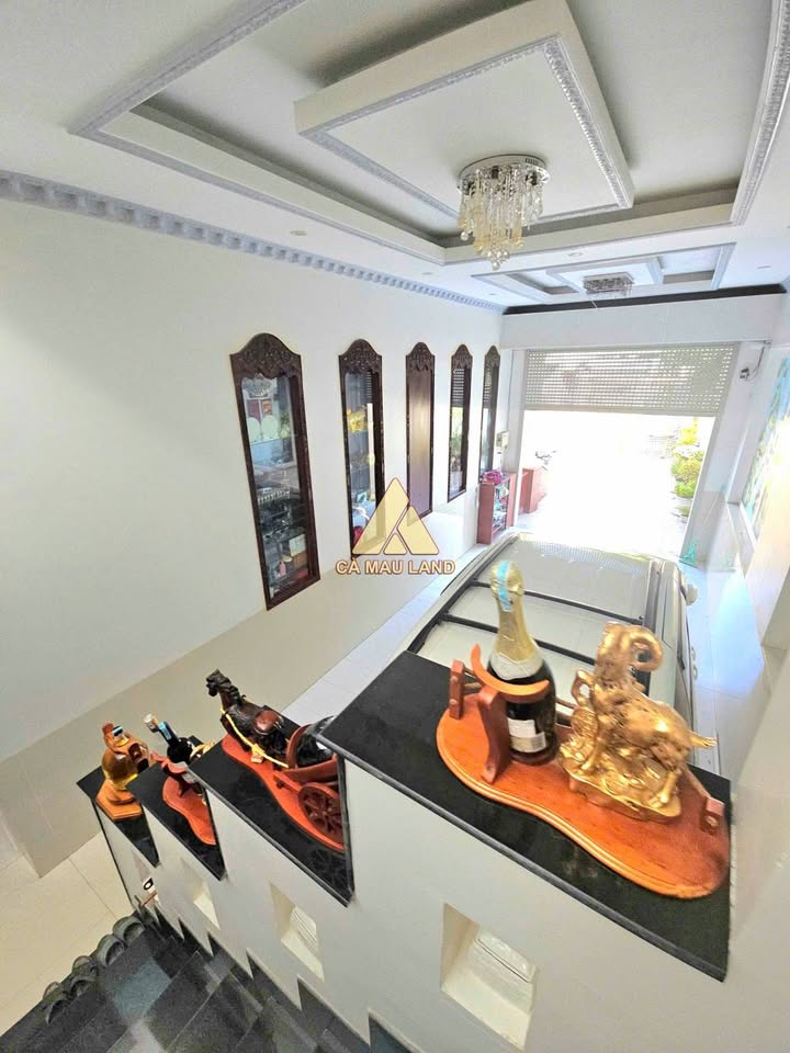 Biệt thự Cà Mau 300m² giá thỏa thuận - Thiết kế hiện đại, tiện nghi đầy đủ!