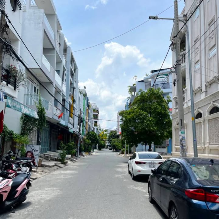 Nhà phố VIP Bình Phú, quận 6 - 88m² giá chỉ 13 tỷ - Đối diện công viên