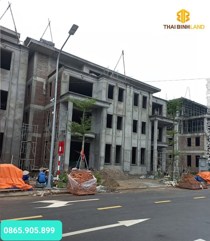 Biệt thự Khu dân cư Bùi Sỹ Tiêm 216m² giá 6.48 tỷ - Hướng Đông Bắc thoáng mát!