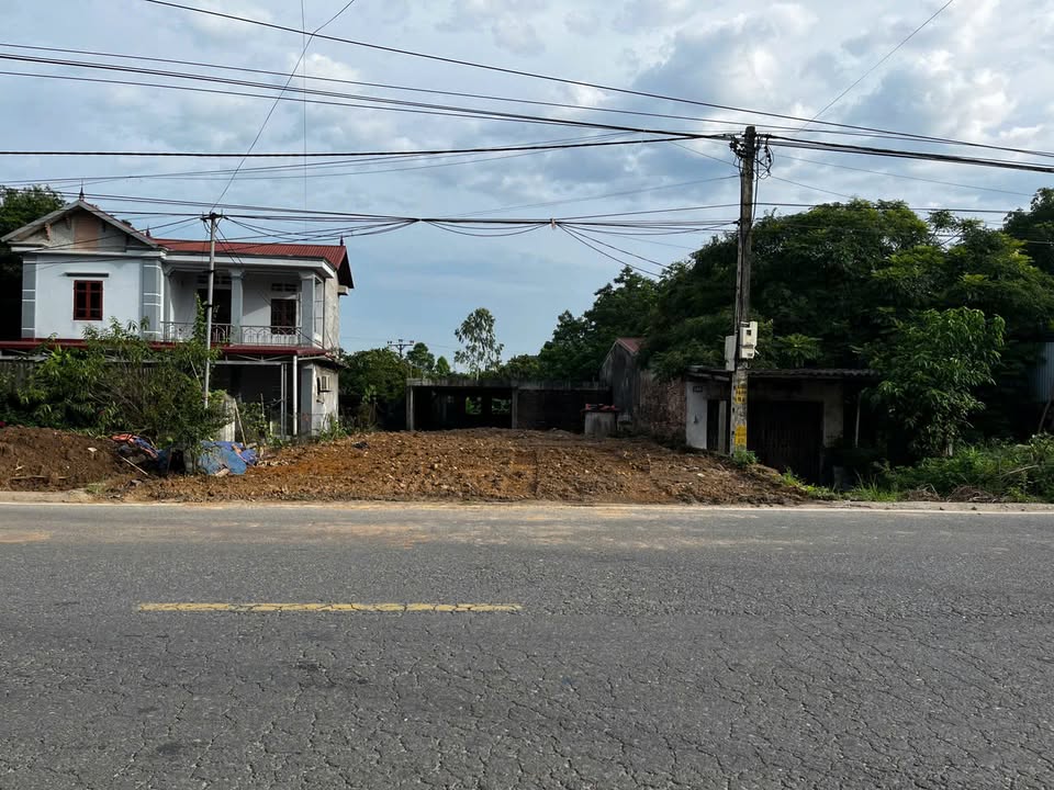 Đất mặt đường 414, xã Tản Lĩnh, 700m² giá 5 tỷ - Cơ hội đầu tư hiếm có!