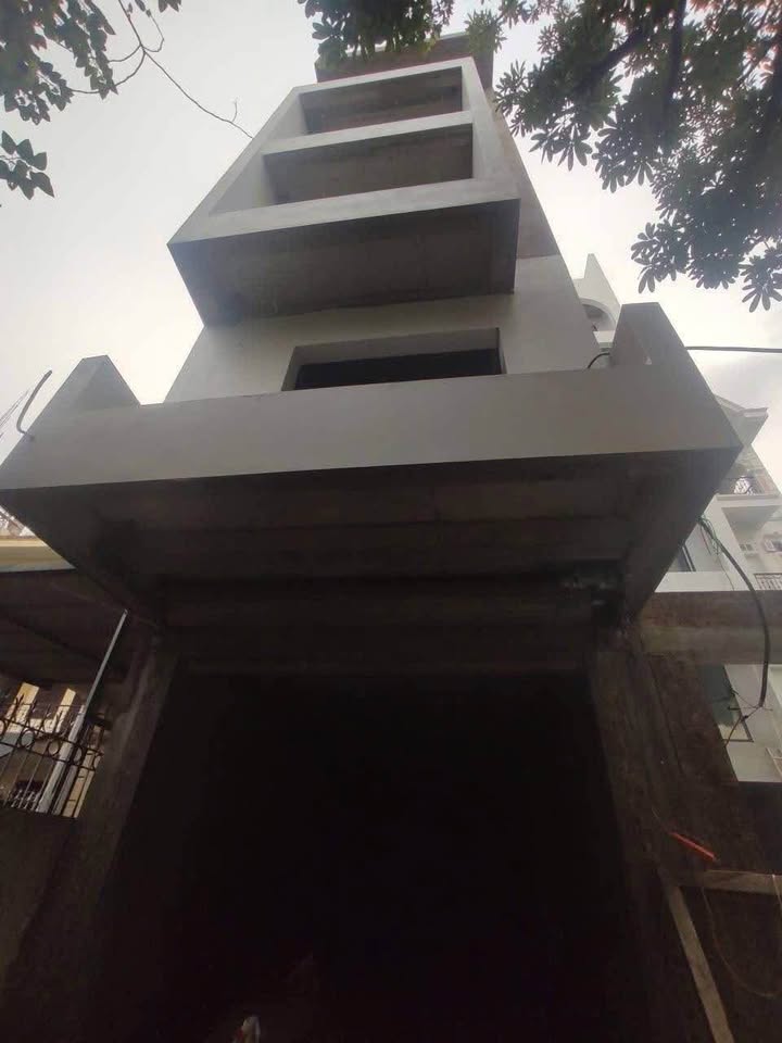 Nhà 6 tầng mặt tiền 4.3m tại Xuân La, Tây Hồ giá 28 tỷ - Sẵn sàng giao dịch!