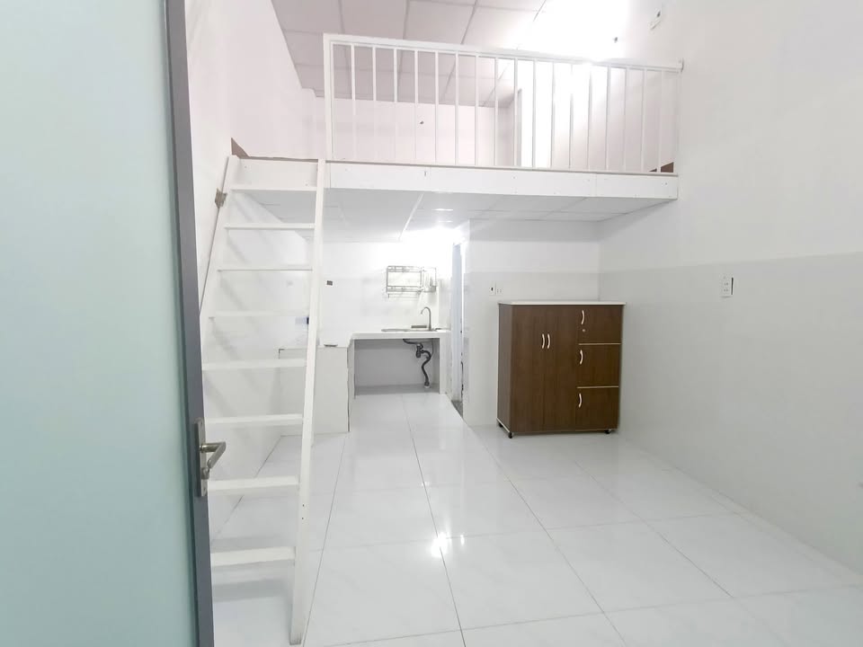 Room for Rent tại Cát Lái, Quận 2 - Diện tích 30m², Giá chỉ 3.3 triệu/tháng - Sẵn máy lạnh và an ninh 24/7