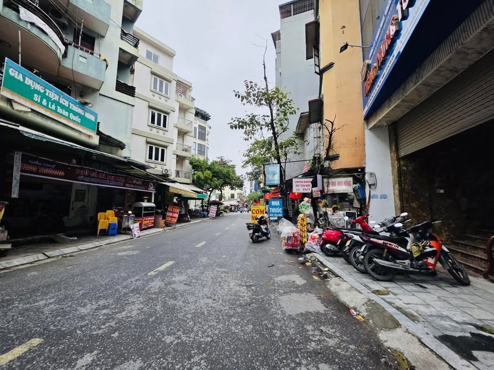 FrontHouse tại đường Trung Kính, quận Cầu Giấy 56m² giá 35.5 tỷ - Mặt phố kinh doanh sầm uất!