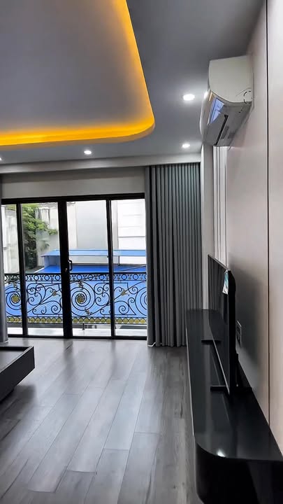 Nhà phố Ngọc Thụy, Long Biên 48m² giá 15.8 tỷ - Thiết kế hiện đại với thang máy và gara ô tô!