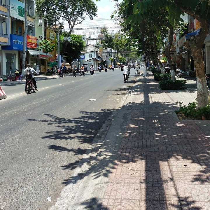 Nhà mặt tiền Lý Thường Kiệt, Mỹ Tho 104.8m² giá 11.5 tỷ - Vị trí kinh doanh đắc địa!
