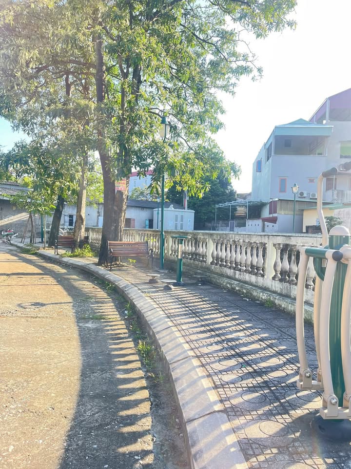 Lô đất chính chủ tại Đồng Nguyên, Từ Sơn 94.8m² giá 5.4 tỷ - View hồ tuyệt đẹp!