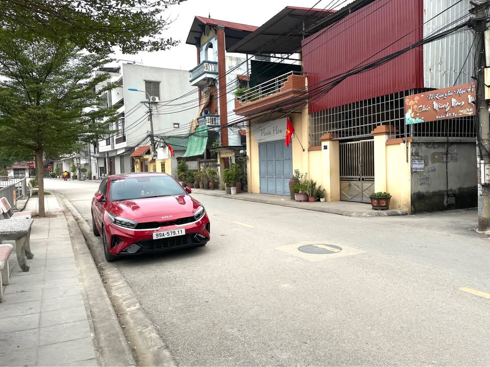 Nhà 3 tầng Tân Hồng 112m² giá 6 tỷ - Đầy đủ tiện nghi, sẵn sàng ở ngay!