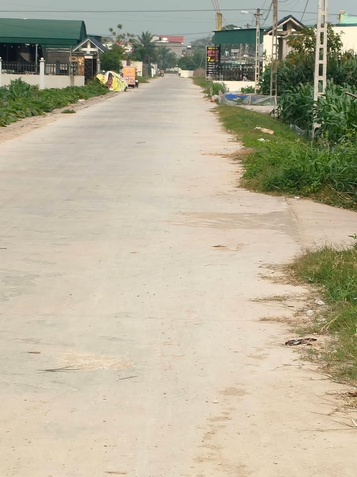 Đất nền Quảng Lưu 198m² giá 900 triệu - Kinh doanh thuận lợi!