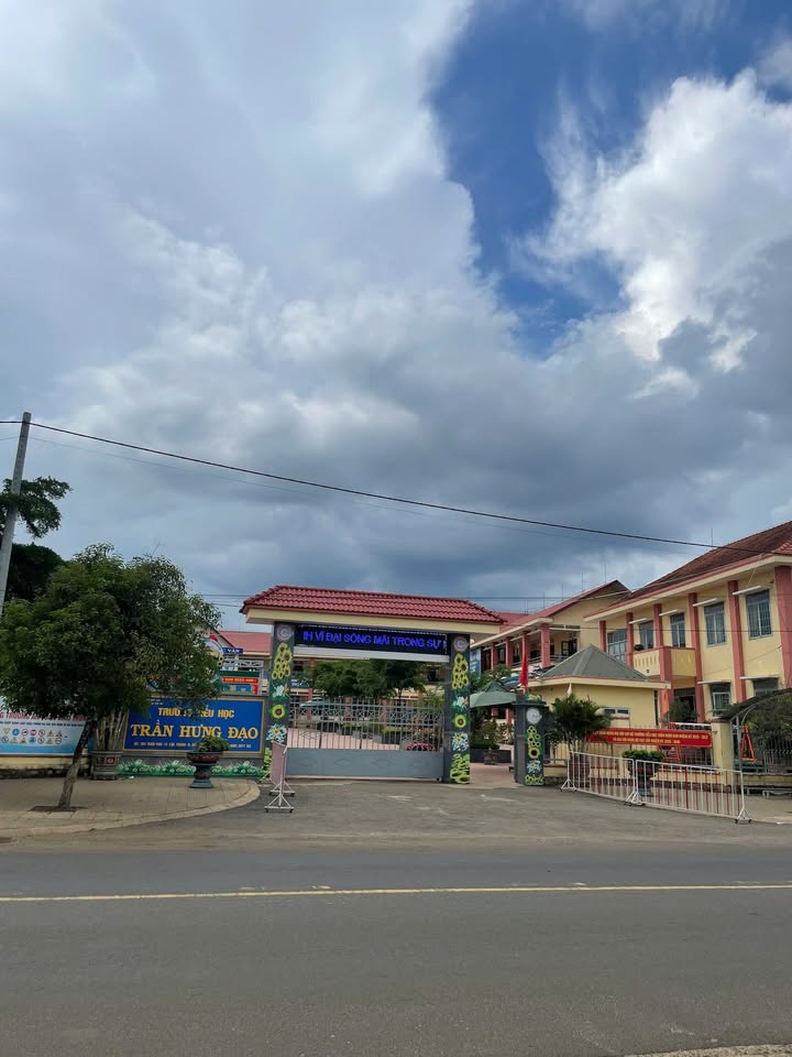 Nhà ở Lộc Thắng - Bảo Lâm 900m² giá 6.6 tỷ - Sân vườn đẹp, thu nhập từ cho thuê