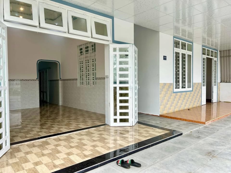 Nhà liền kề Hẻm 134 Lê Phụng Hiểu 396m² giá 3.9 tỷ - Gần mọi tiện ích!