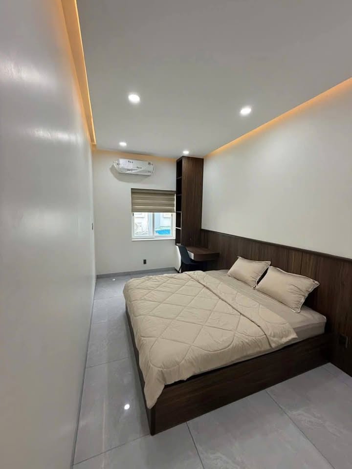 Cho thuê townhouse Ecolakes Bến Cát 100m² giá 15 triệu - Full nội thất, an ninh 24/7!