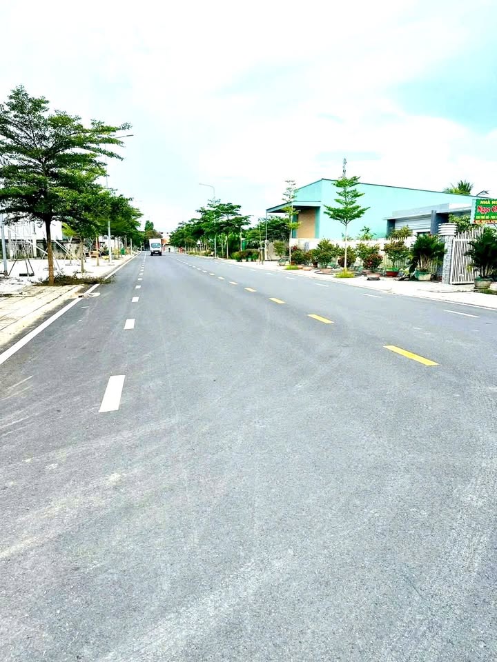 Đất thổ cư 117.6m² mặt tiền đường Phạm Hữu Lầu - Vị trí kinh doanh lý tưởng chỉ 3 tỷ