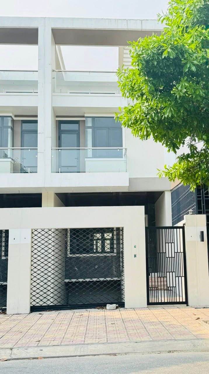 Nhà nguyên căn cho thuê mặt tiền Hoàng Hoa Thám, Bình Dương 100m² - Phù hợp làm văn phòng hoặc kinh doanh!