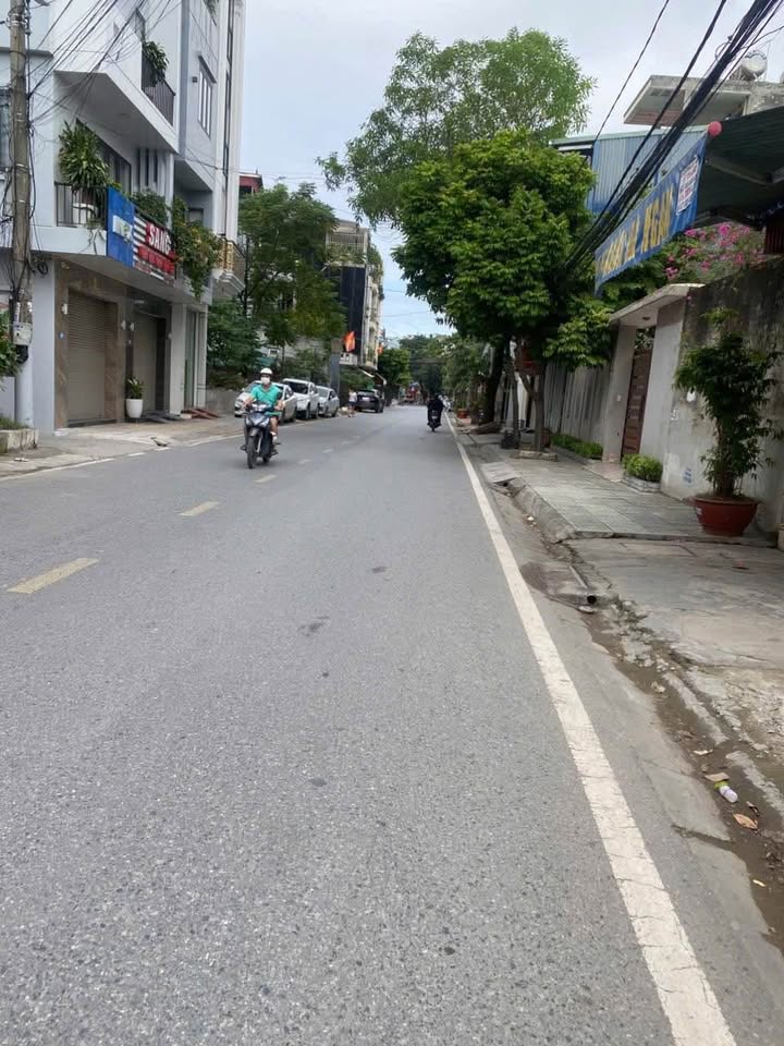 Nhà mặt đường Thiên Lôi, quận Lê Chân, Hải Phòng 74m² giá 11.86 tỷ - Kinh doanh thuận lợi!
