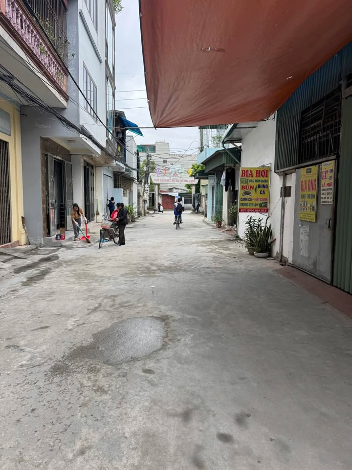 Nhà 2,5 tầng Trần Thủ Độ, Tiền Phong, Thái Bình 47m² giá 1.5 tỷ - Đường ô tô vào tận nơi!