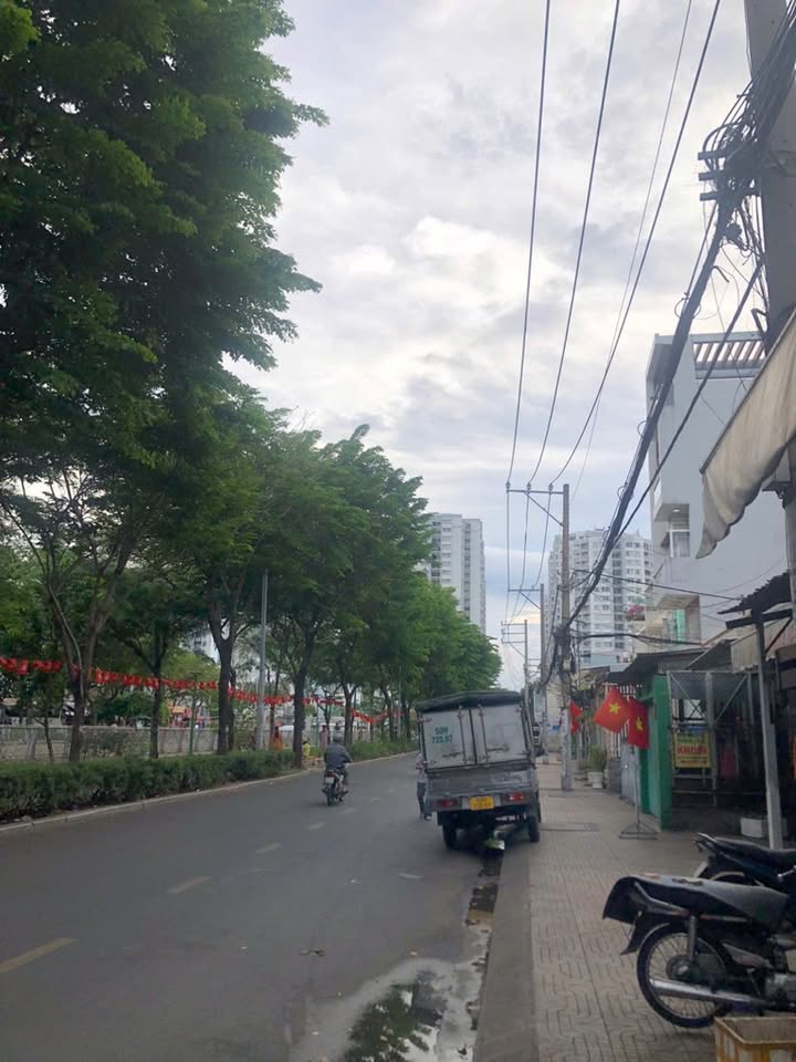 FrontHouse mặt tiền Phan Văn Khỏe, 67m² giá 13.5 tỷ - Kinh doanh đỉnh cao!