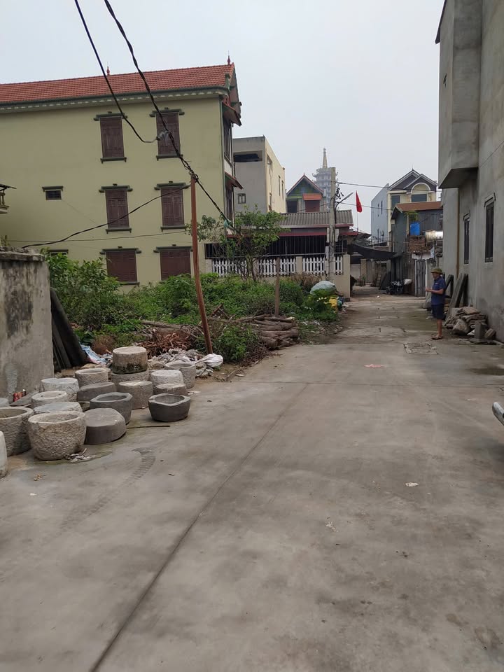 Đất nền Thôn Tiền, Văn Môn, Yên Phong 210m² chỉ từ 10 triệu/m² - Sổ đỏ chính chủ!