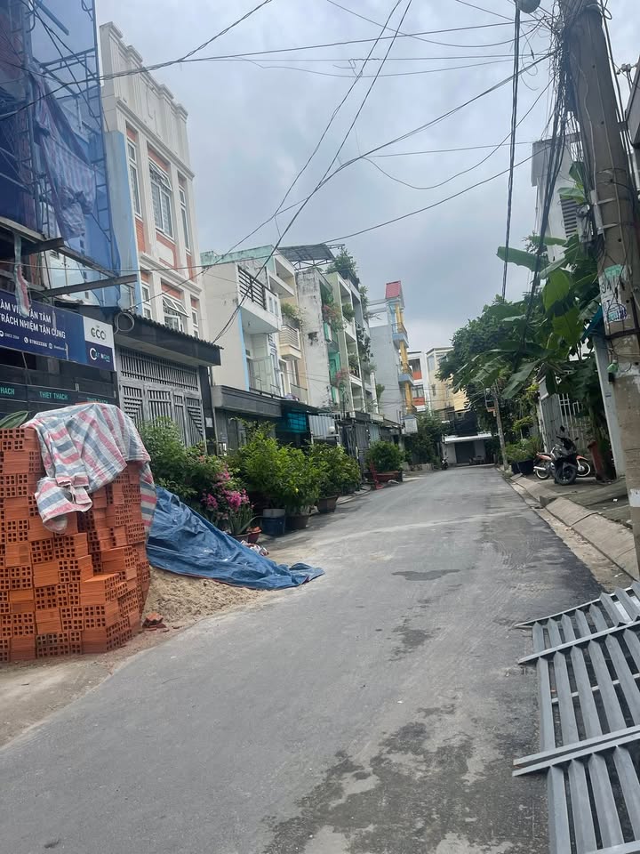 Nhà phố An Lạc, Bình Tân 64m² giá 3.75 tỷ - Vị trí đẹp, gần trường học!